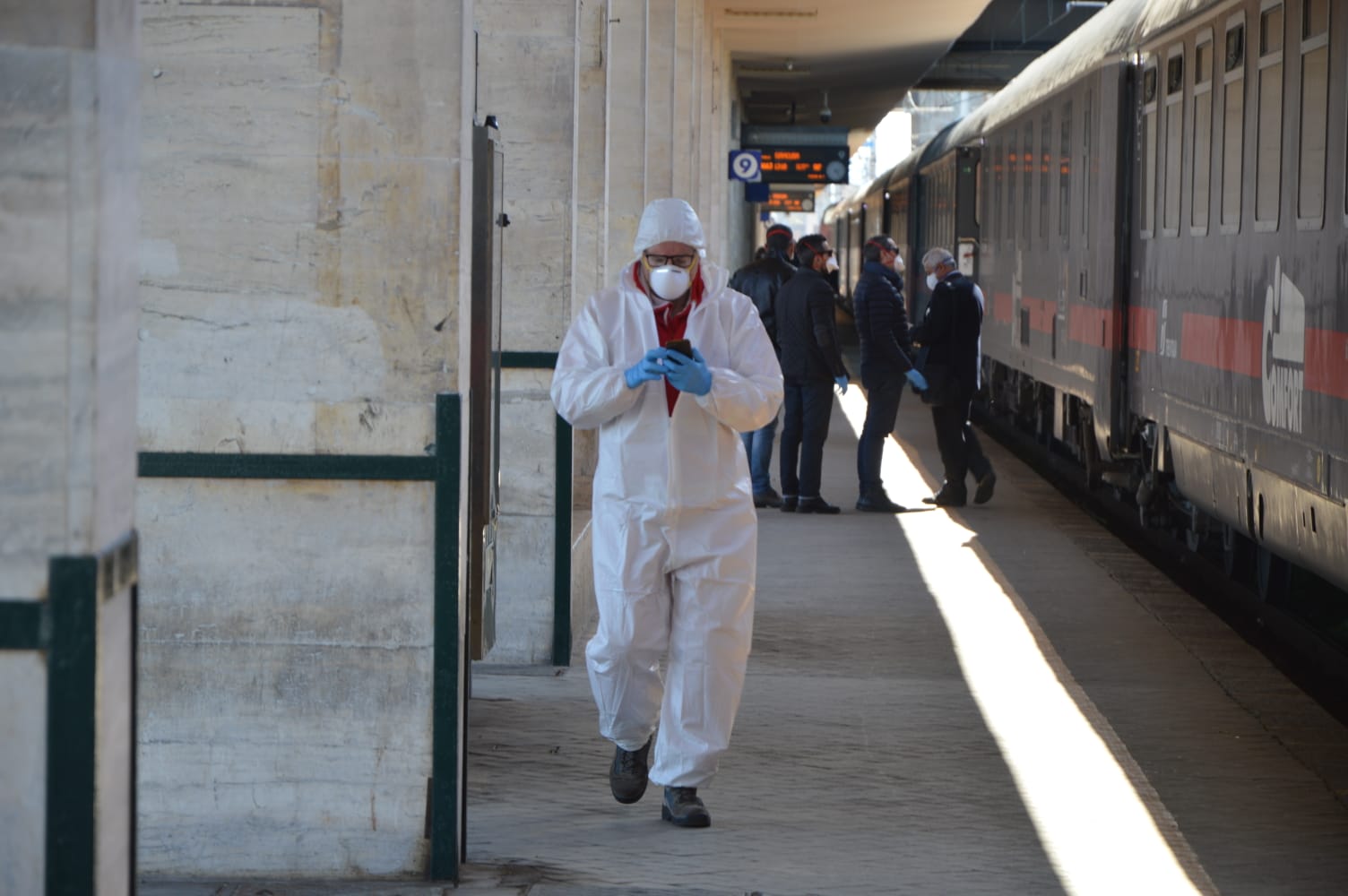 Controlli ai treni: tre persone in ospedale per approfondimenti