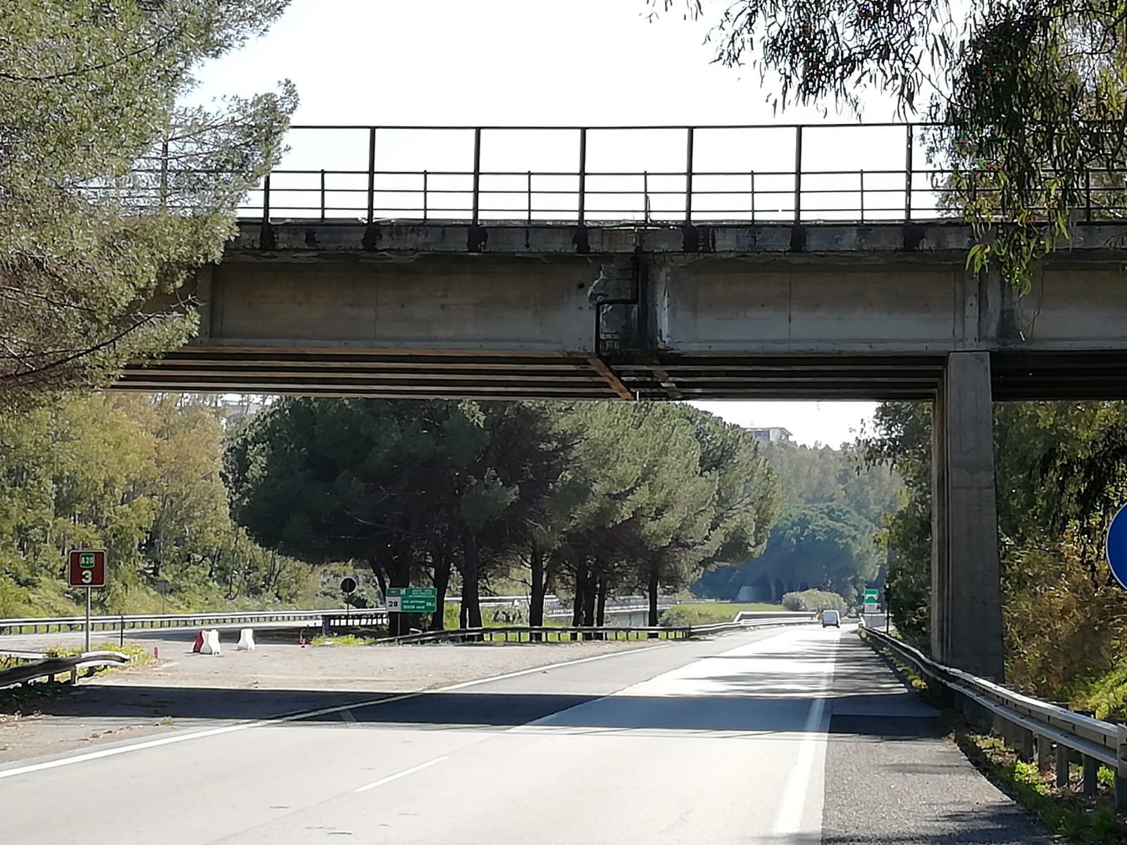 A20, cavalcavia a rischio crollo: disposto sequestro