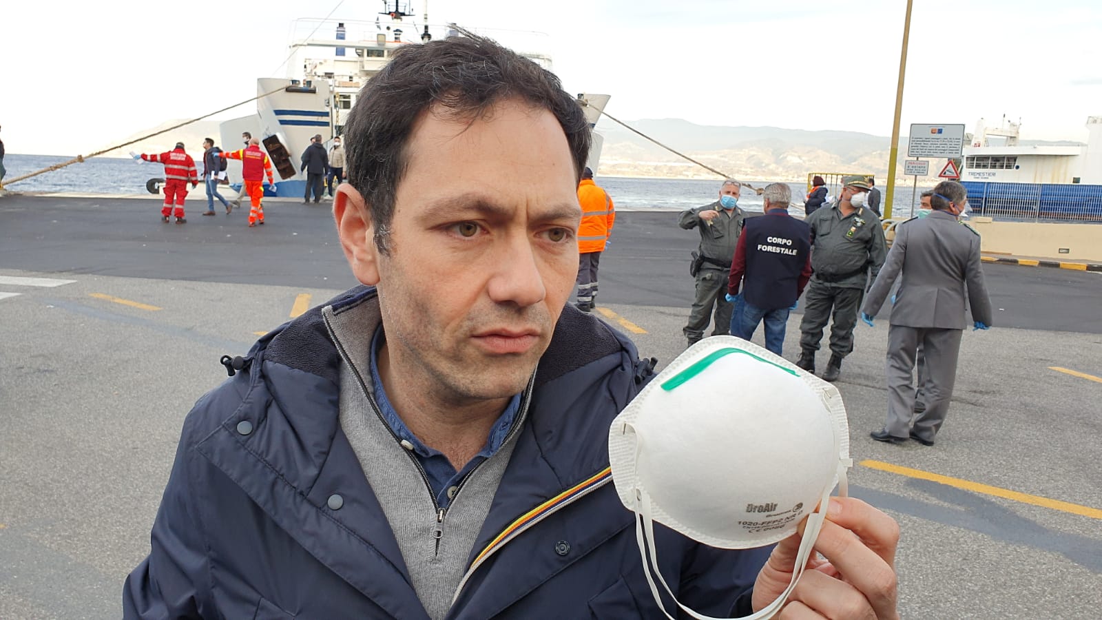 Razza bacchetta De Luca: “Ordinanza incompatibile”