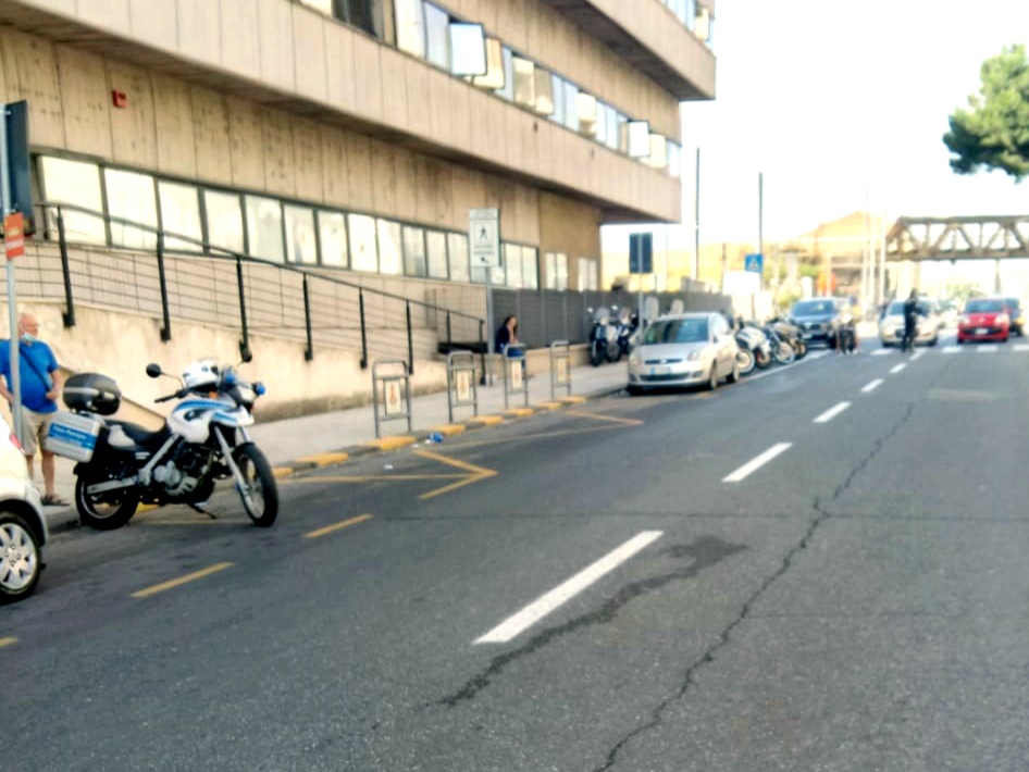 Ottantenne travolge 95enne con l’auto: è grave