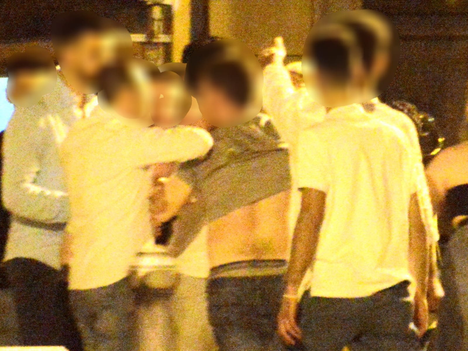 Rissa a piazza Catalani: alba di cazzotti