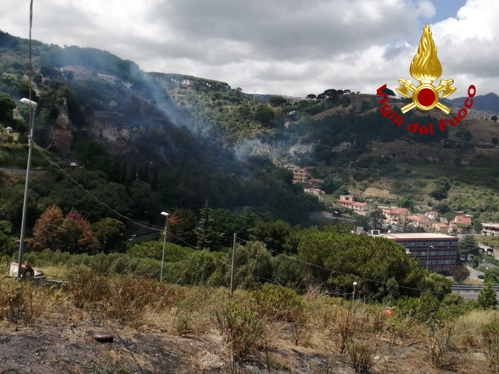 Vasto incendio in contrada Scoppo