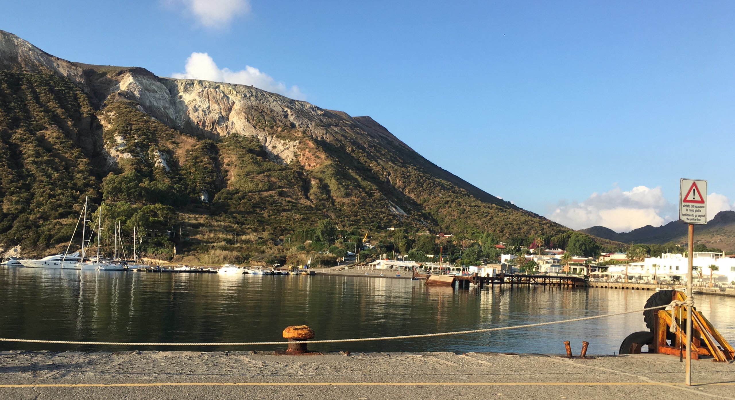 Porto di Vulcano, tempi certi per la messa in sicurezza