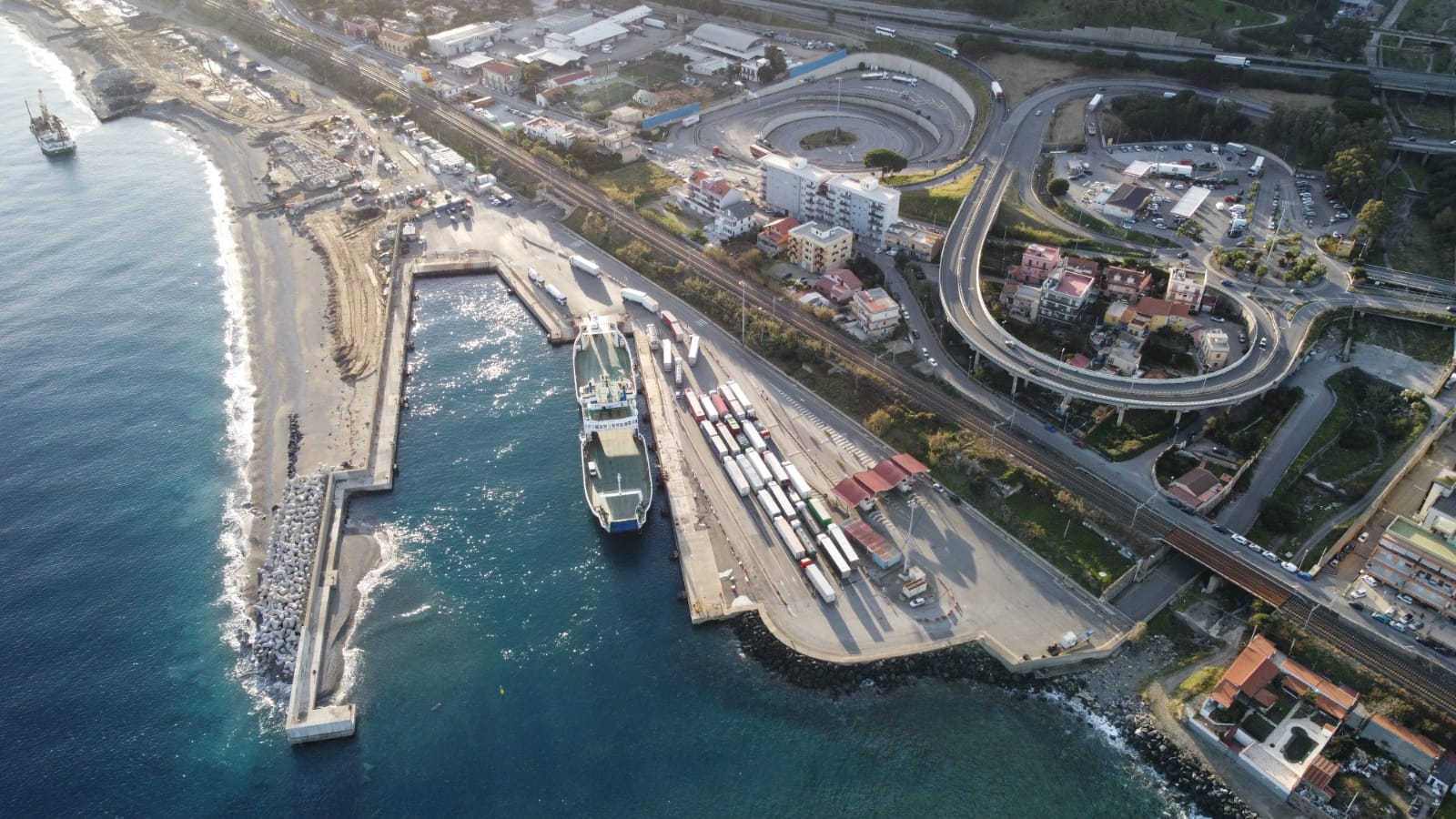 Porto di Tremestieri, Uil: “Le parole di Di Sarcina confermano i nostri timori, rischio ritardi e paralisi dei lavori”