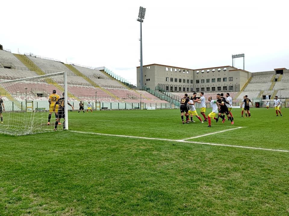 CALCIO SERIE D – Vola in vetta alla classifica l'ACR Messina che mette sotto per 2-0 il San Luca