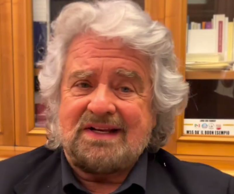 Governo, Grillo “Voto su Rousseau? Aspettiamo le idee di Draghi”