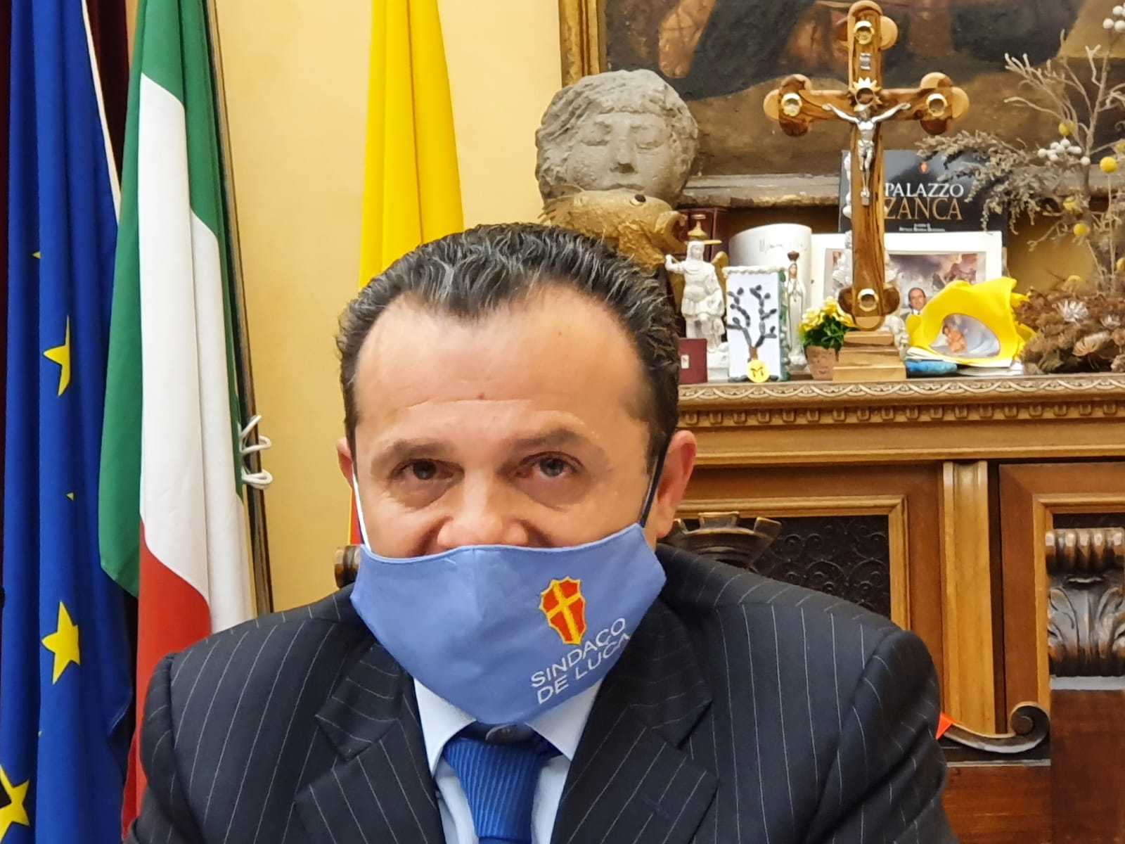 De Luca si dà alla musica: “Voglio vincere Sanremo”
