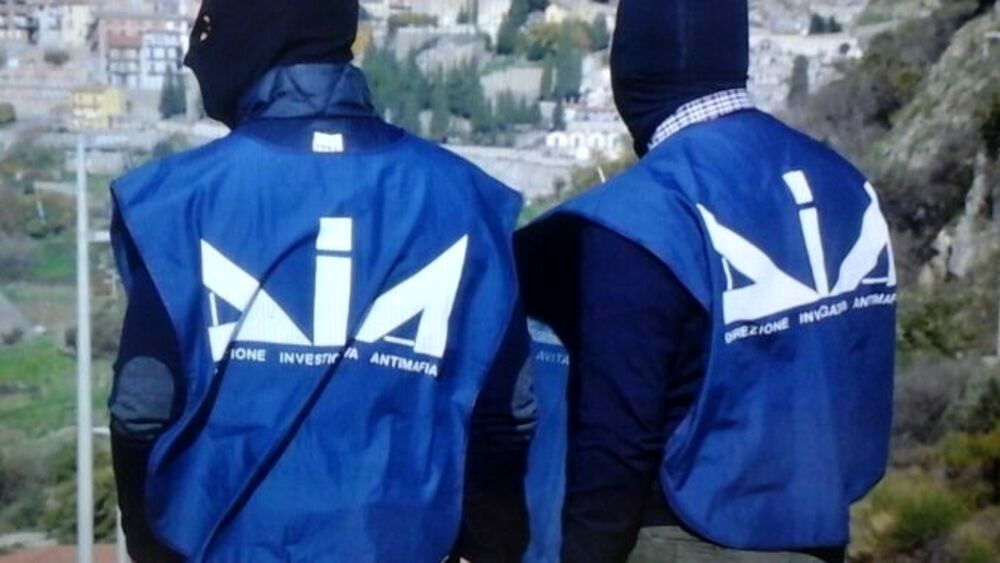 Dia, sequestrate agenzie scommesse in mano alla mafia