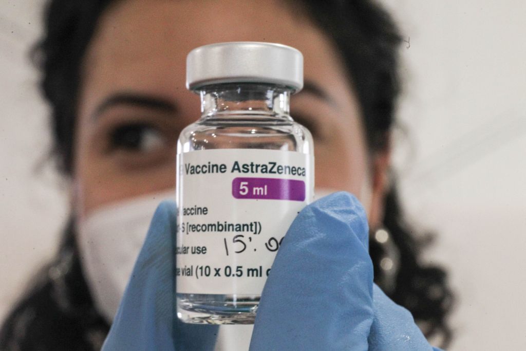 Vaccini, in arrivo 30mila dosi di Moderna e Astrazeneca