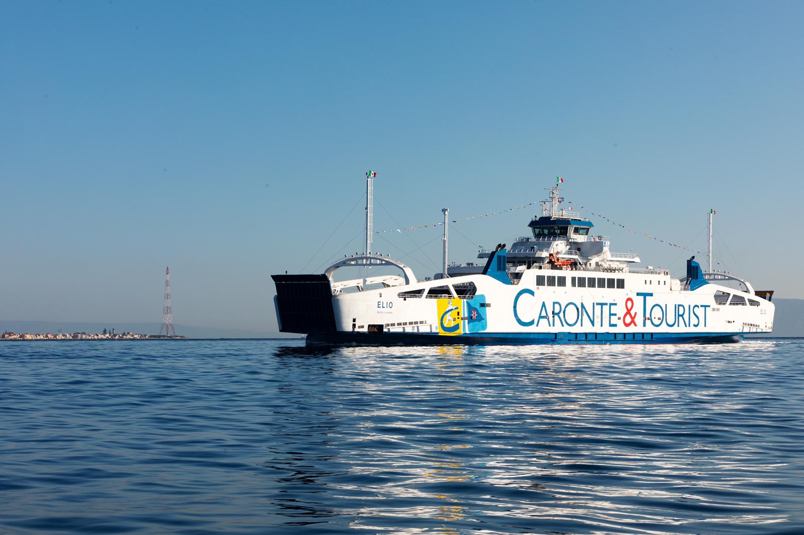 Arte e musica con Caronte & Tourist: Onde sonore