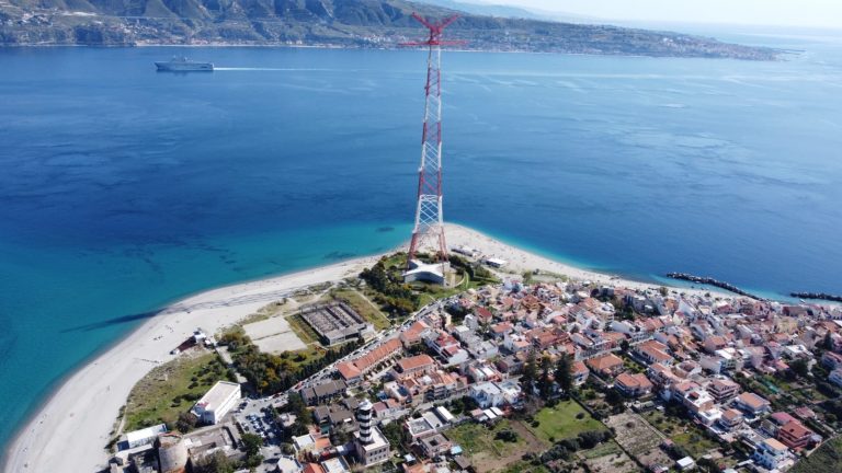 Torre Faro, da oggi parte l’isola
