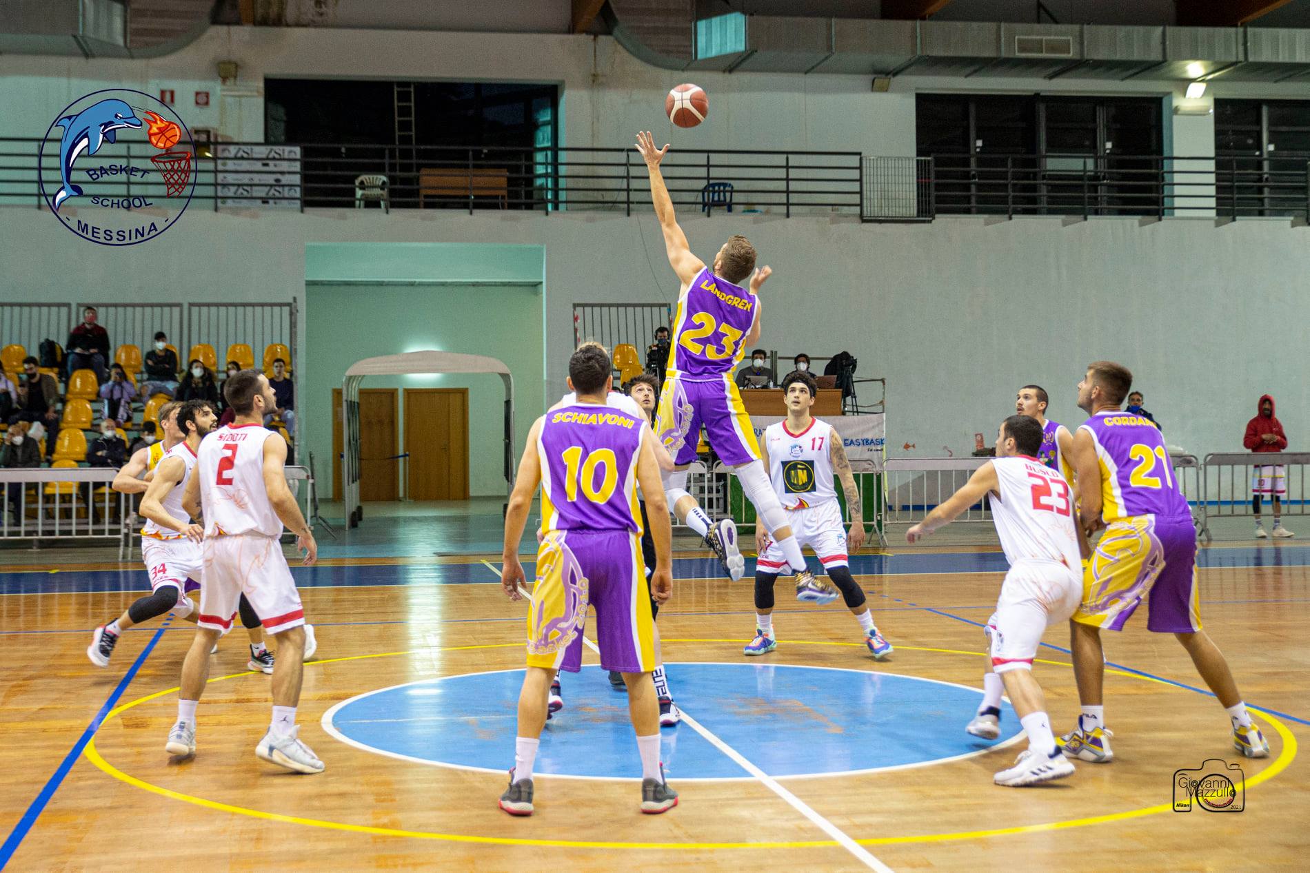BASKET – Castanea espugna il “PalaMili” mettendo sotto Gold & Gold Messina