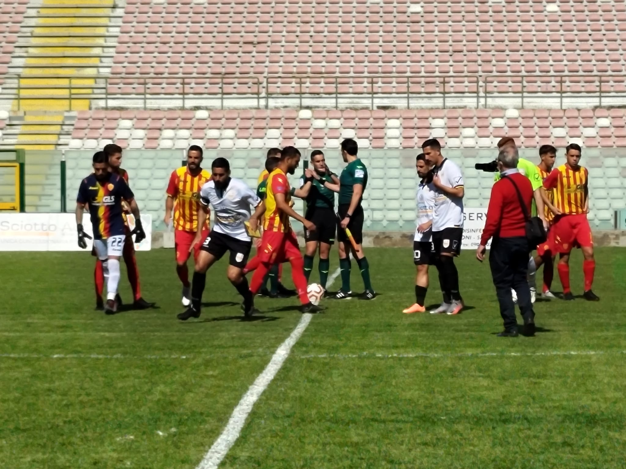 CALCIO SERIE D – Acr Messina in parità. Rotonda avanti col FC Messina