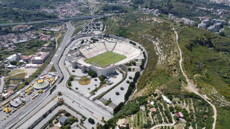 Un Consiglio comunale sugli impianti sportivi, la richiesta