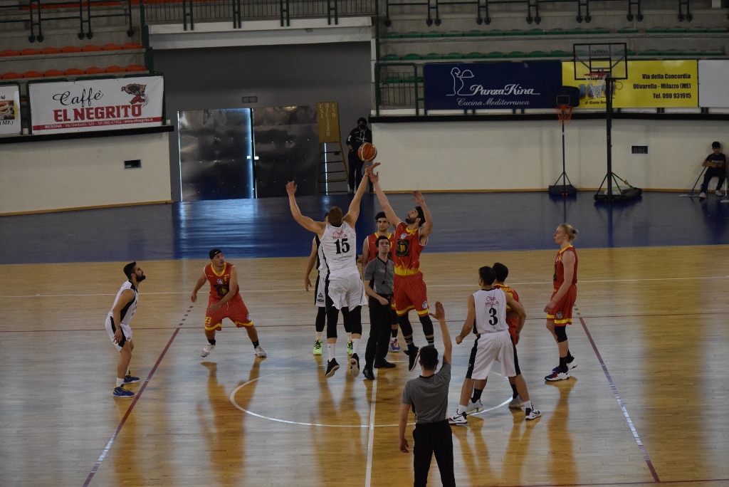 BASKET – Gold & Gold Messina suona la nona e vince all’overtime a Milazzo