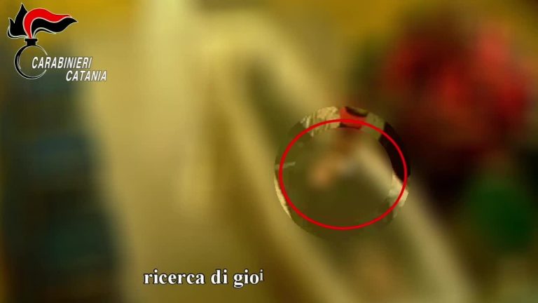 Racket del caro estinto nel Catanese, 9 arresti