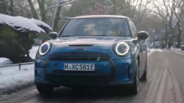 In luglio la Mini Electric Collection autonomia fino a 234 km