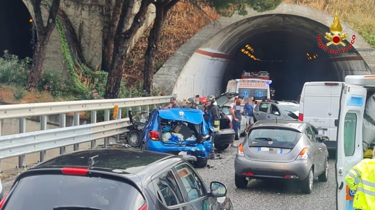 Tamponamento in tangenziale: ci sono feriti