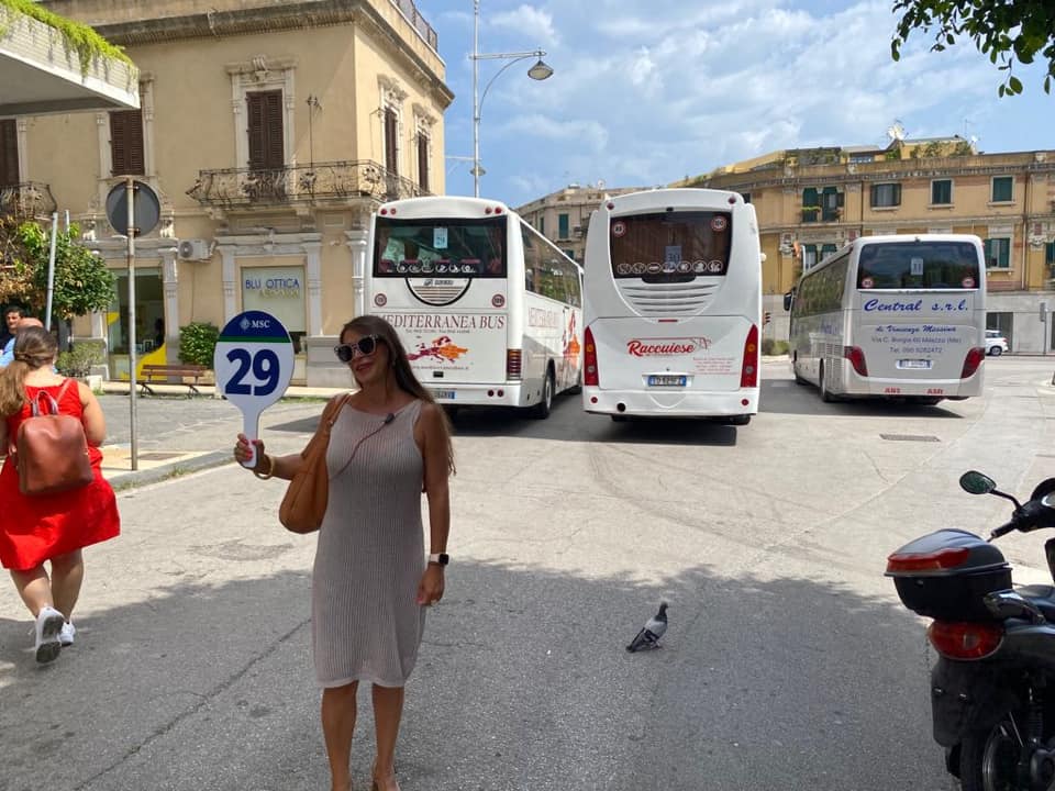 Piazza Cairoli, torna operativa la fermata bus turistici