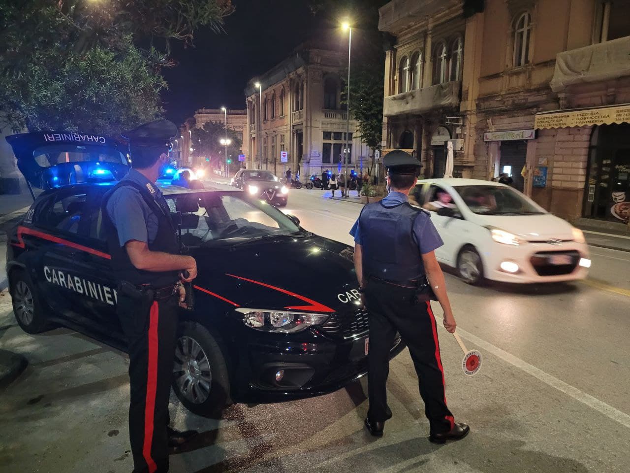 Controlli a tappeto dei Cc: tre arresti e 25 denunce