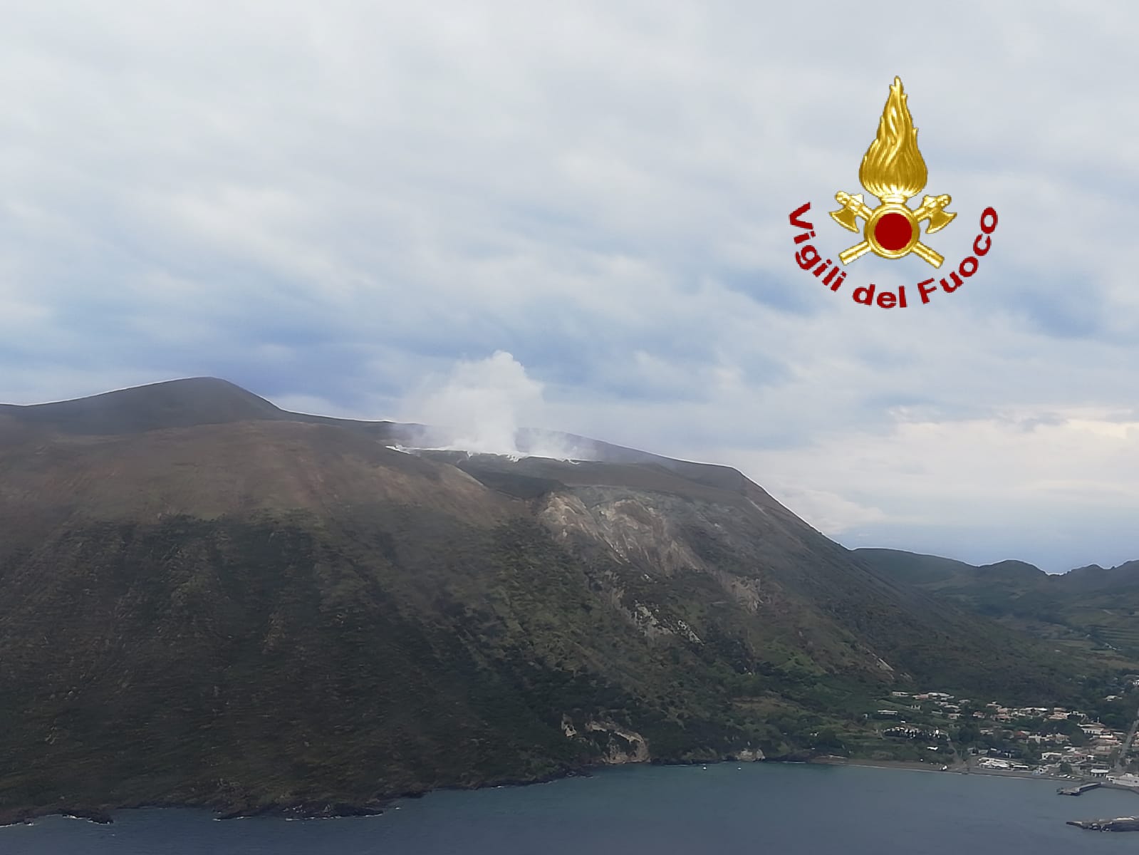 Vulcano, evacuate due abitazioni