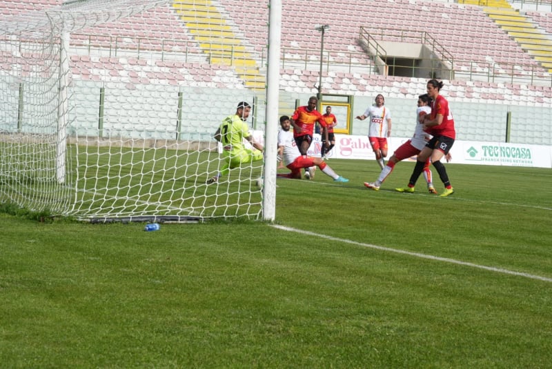 Il Messina sbaglia, il Catanzaro vince (2-3)