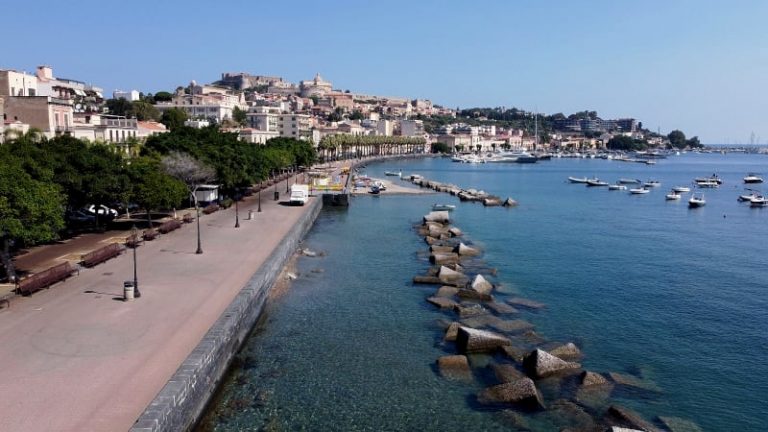 Scomparso in mare, ritrovato in strada