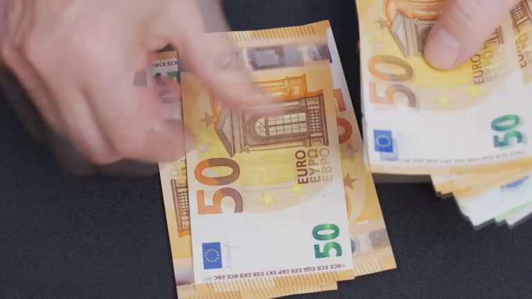 Ritardi esenzione Tari: Oteri attacca, Cicala risponde