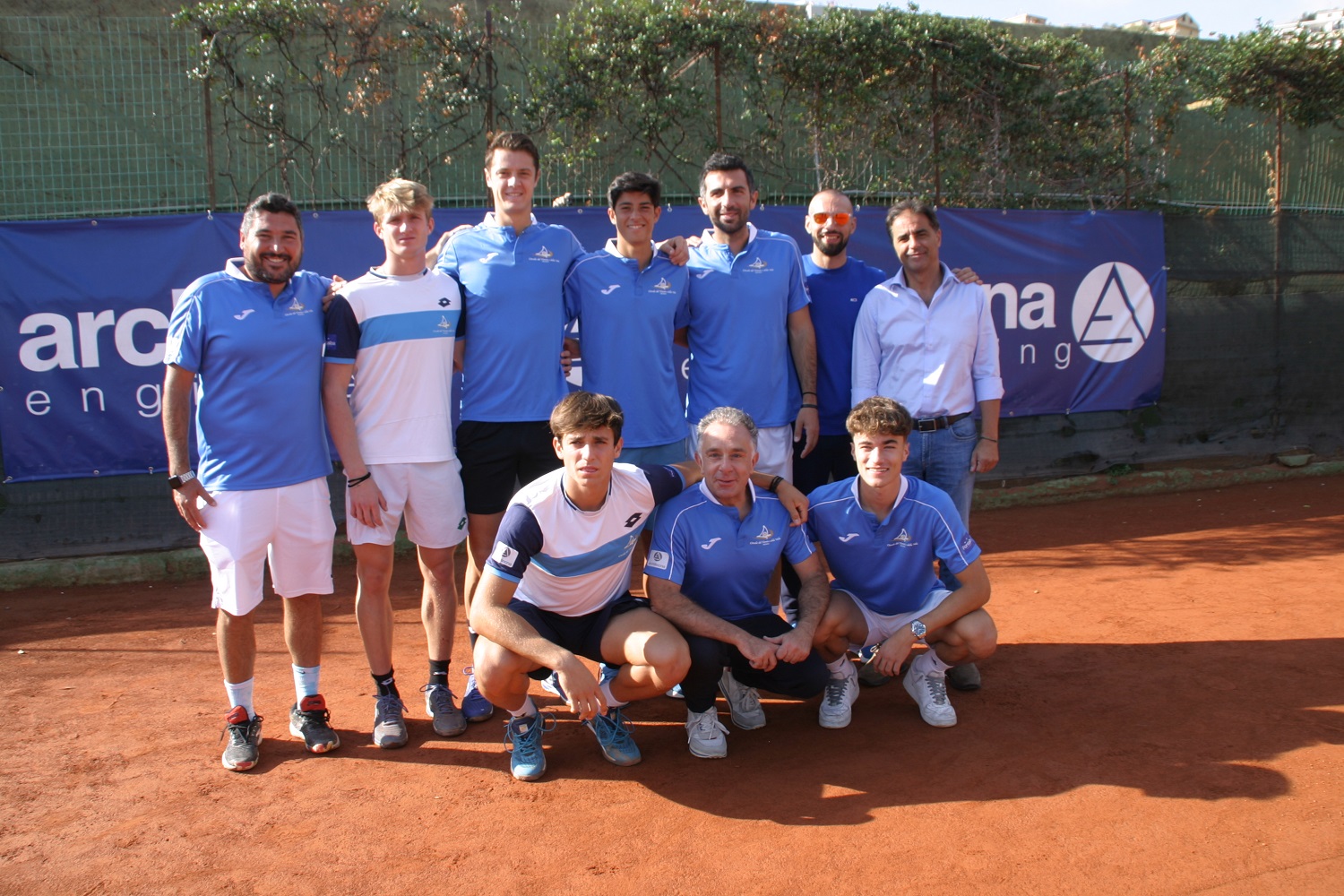 Tennis e Vela vince ed è primo, prossima decisiva