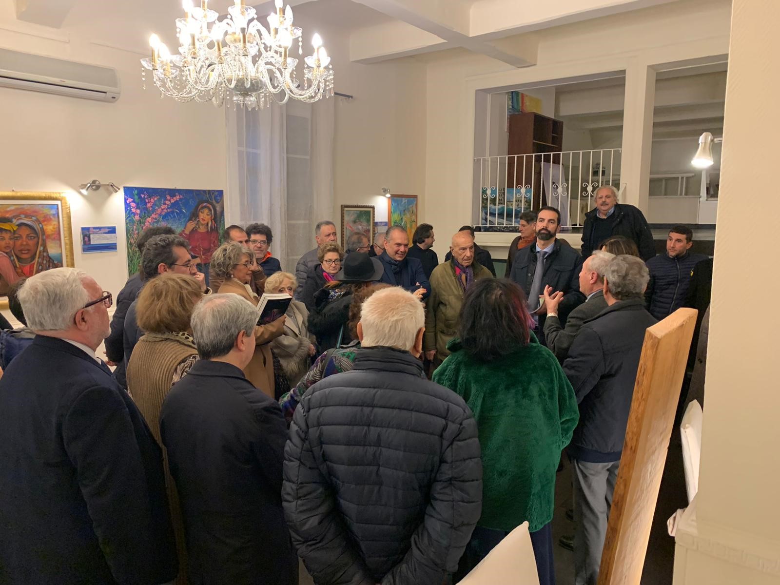 Gustalarte in scena al bar Fellini al Duomo