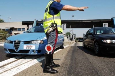 Sequestrato novellame di sarda dalla Polstrada