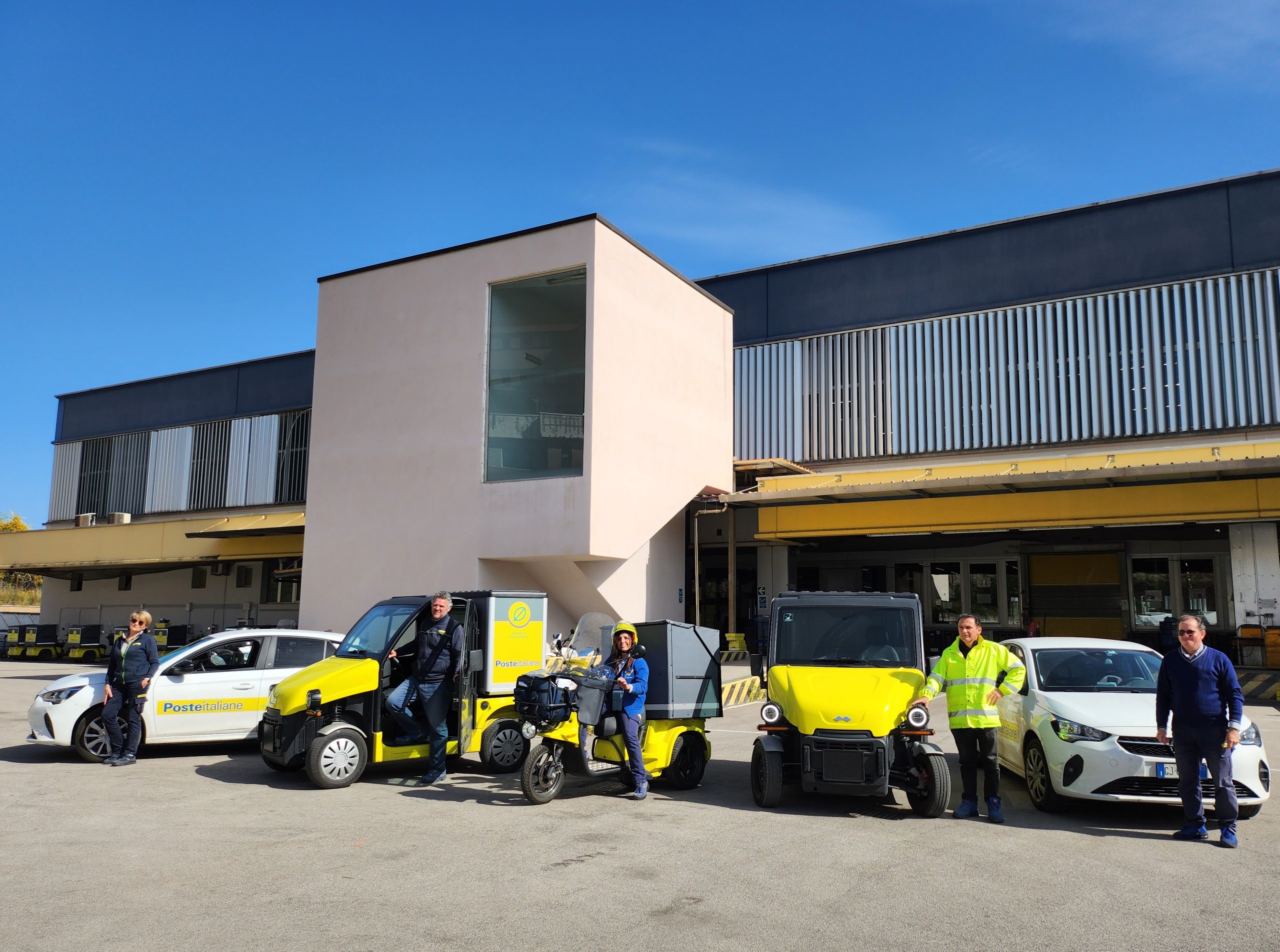 Ambiente, Poste aumenta la sua flotta di auto green