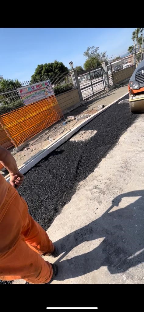 Sant'Agata: asfalto direttamente sulla terra