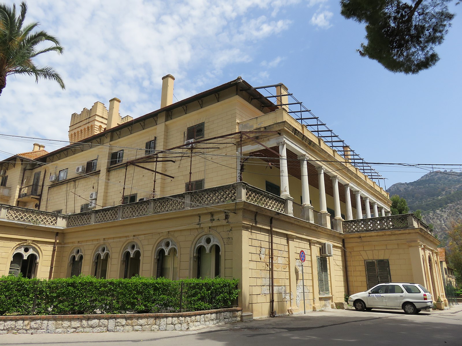 Operaio messinese cade da un ponteggio, è grave