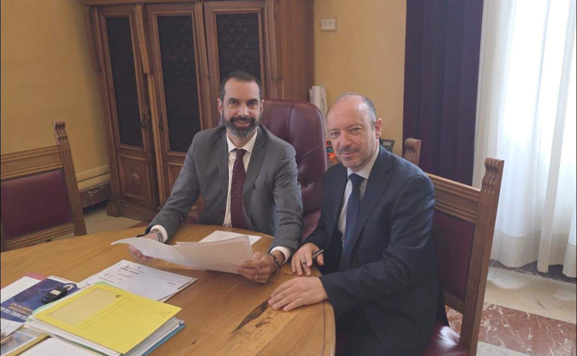 Maregrosso, il sindaco: “Una nuova spiaggia e demolizione di strutture fatiscenti”