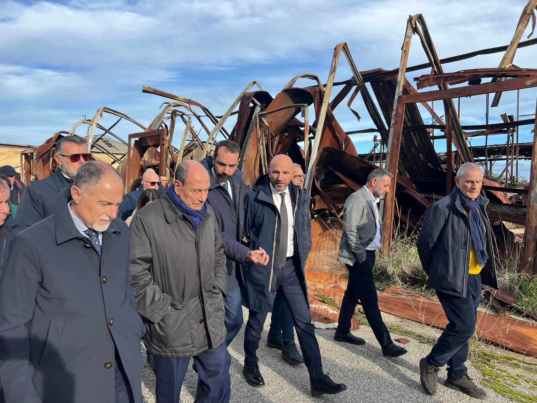 Ex Sanderson, Schifani sul posto con il sindaco: “Chiamati a fare un miracolo”