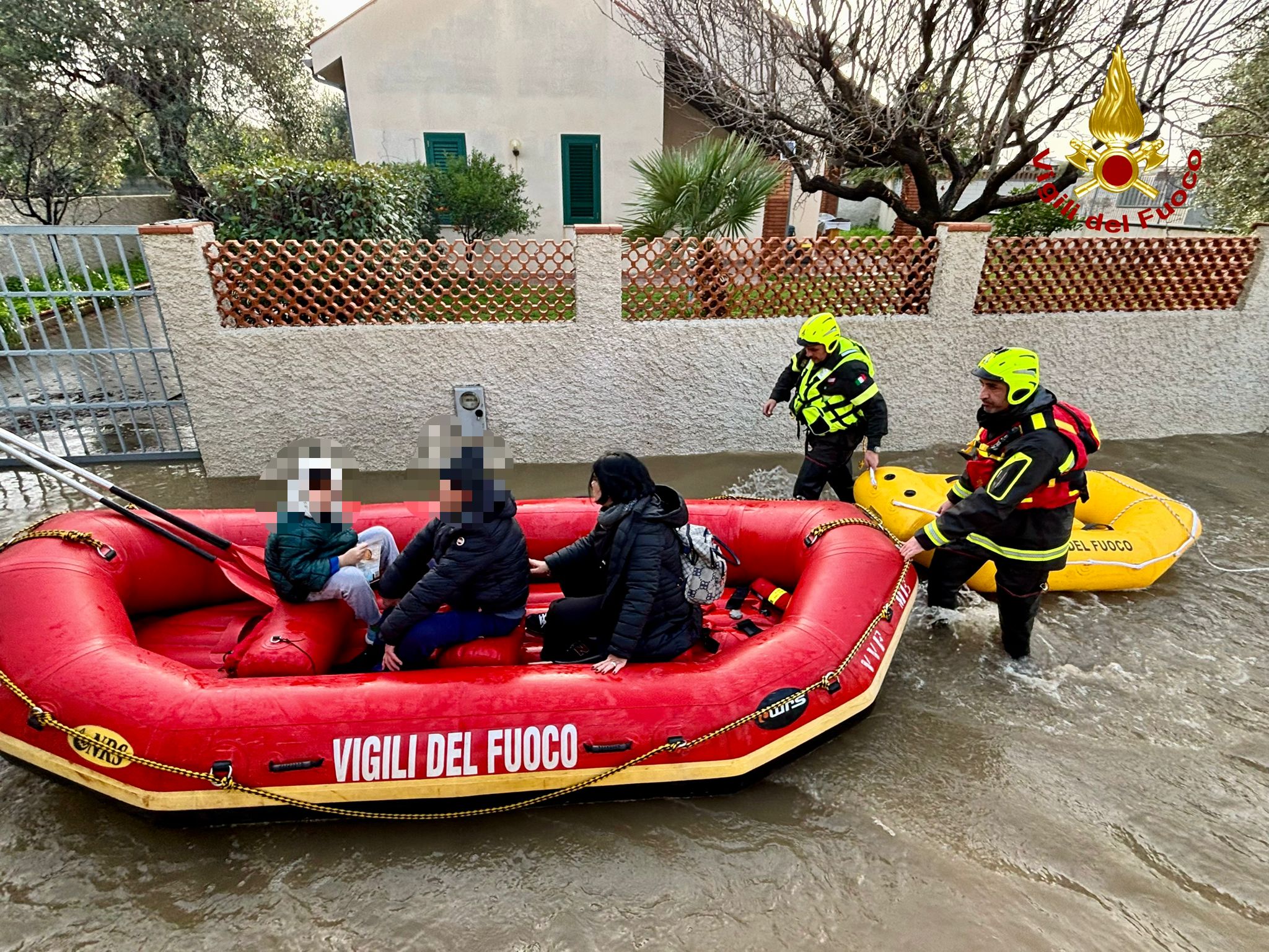 Maltempo a Messina, frane, allagamenti e torrenti esondati: oltre 100 interventi in città e provincia
