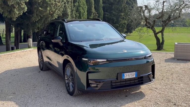 Leapmotor C10, due motori e un’autonomia di 950 chilometri