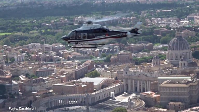 Da metal detector a elicotteri, controlli dei Carabinieri a San Pietro