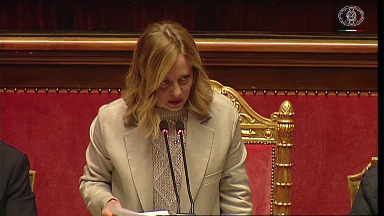 Meloni “Automotive schiacciato da follie ideologiche”