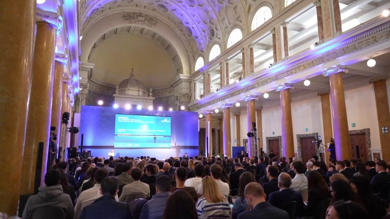 Intesa Sp-Luiss: Ai, opportunità per imprese ma con persone al centro