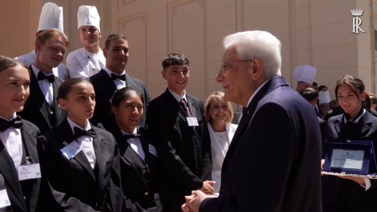Mattarella incontra gli studenti delle scuole alberghiere al Quirinale