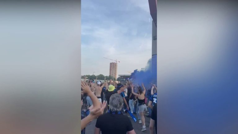 L’euforia dei tifosi dell’Inter a Milano prima della finale