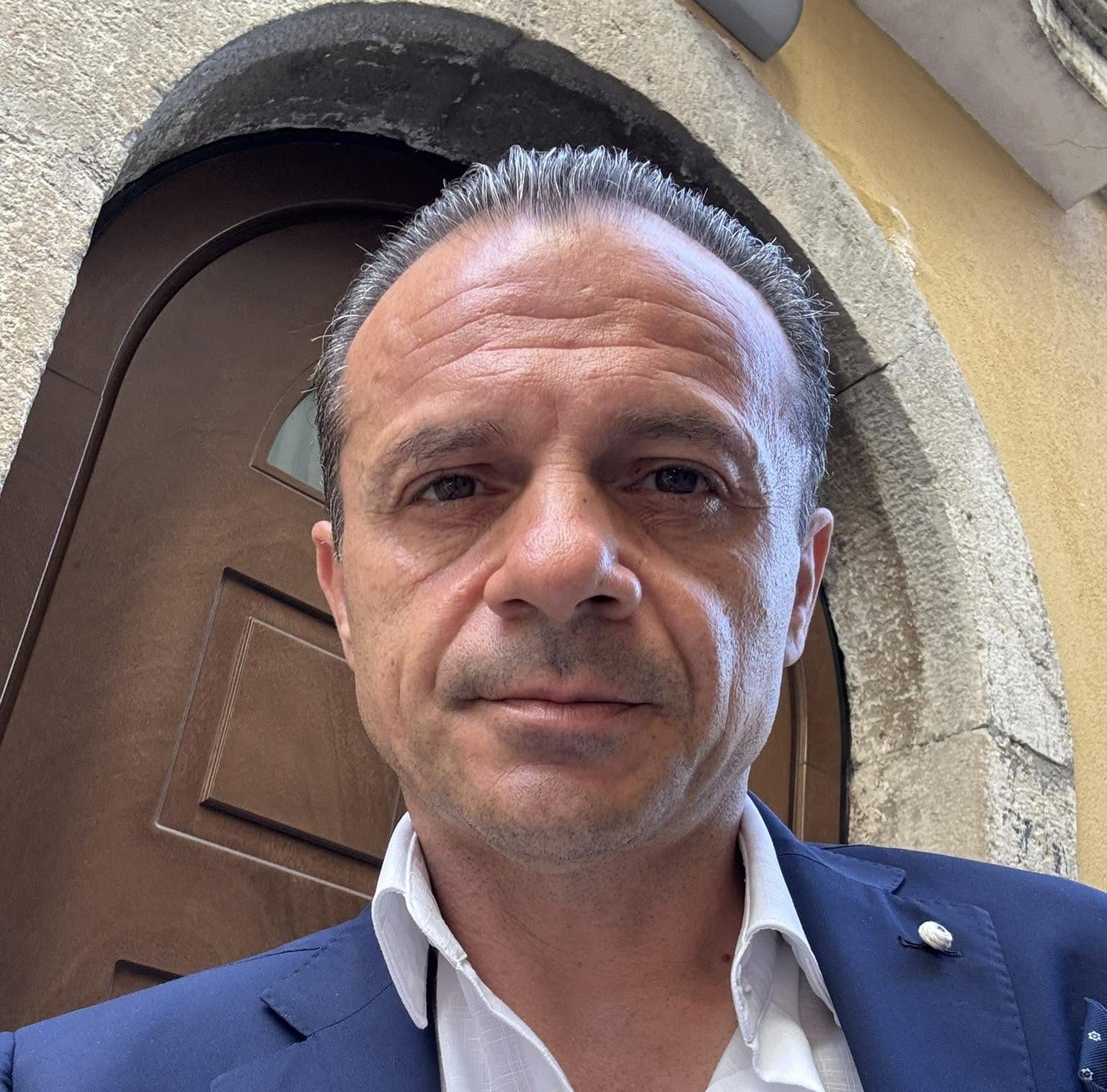 Finanziamenti, divampa la polemica tra De Luca e stampa