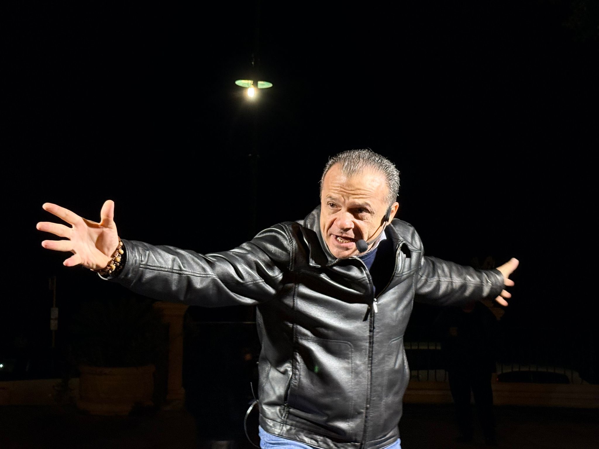 Quattro condanne rendono De Luca politicamente “vulnerabile”
