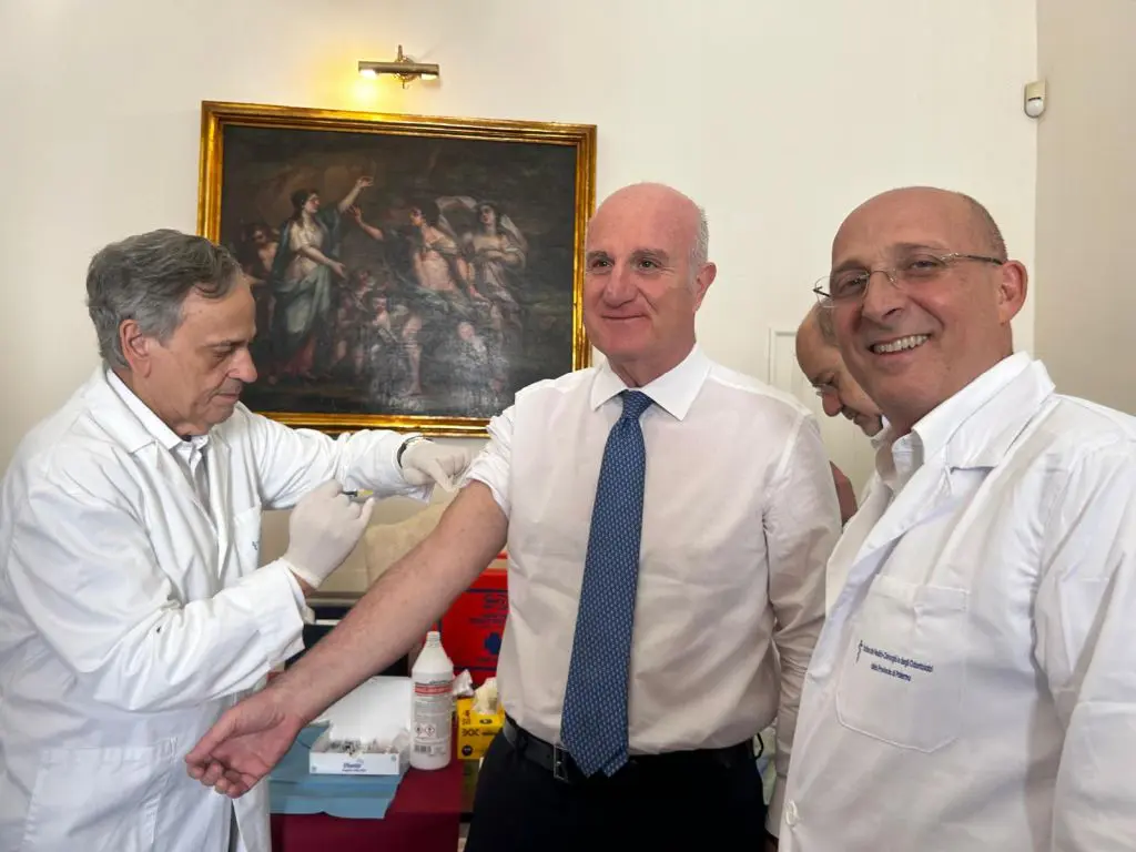 Vaccinazioni antinfluenzali, a Palermo istituzioni e medici “danno l’esempio”