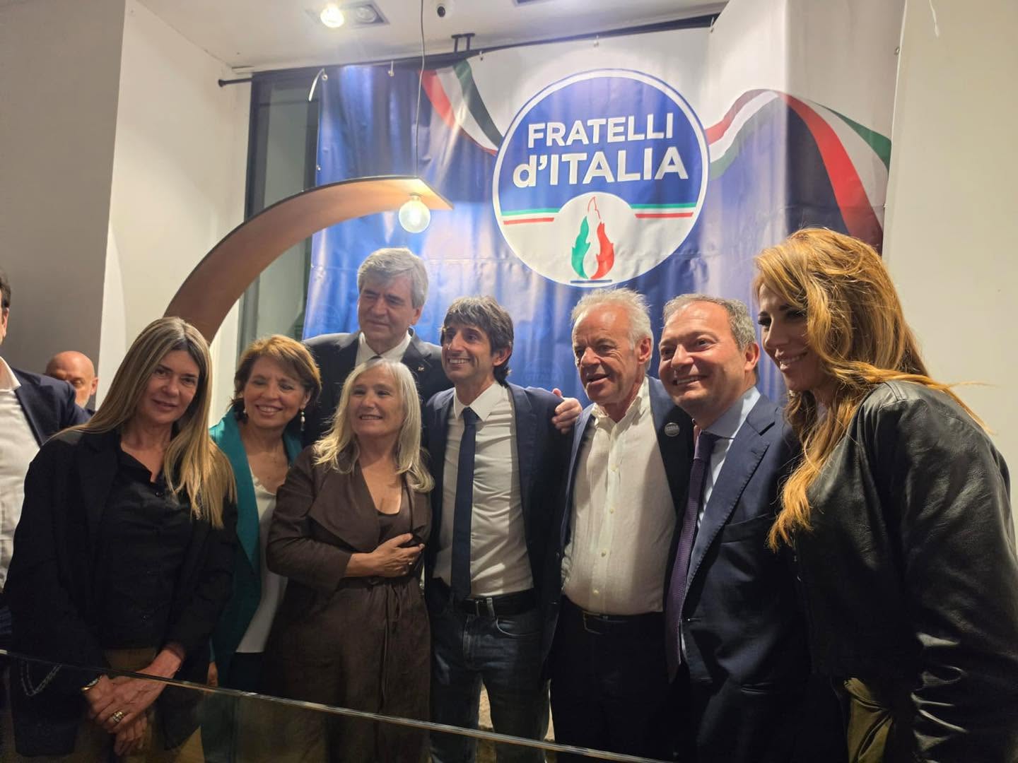 Ribolle la base di FdI, l’accordo con De Luca non piace