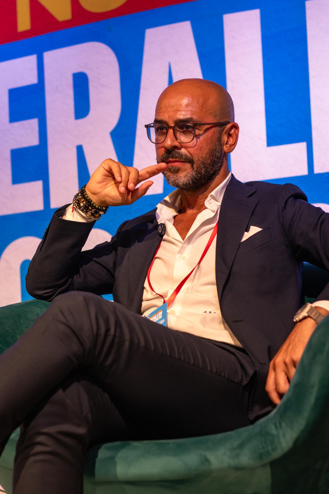 De Leo: “Caro-benzina, i soldi ci sono nella variazione di Bilancio”