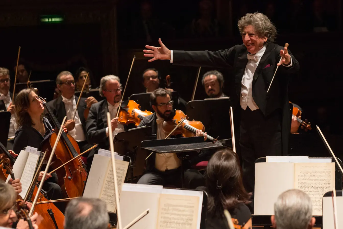 Al Teatro Massimo di Palermo il Maestro Ferro tra neoclassicismo e suoni del futuro