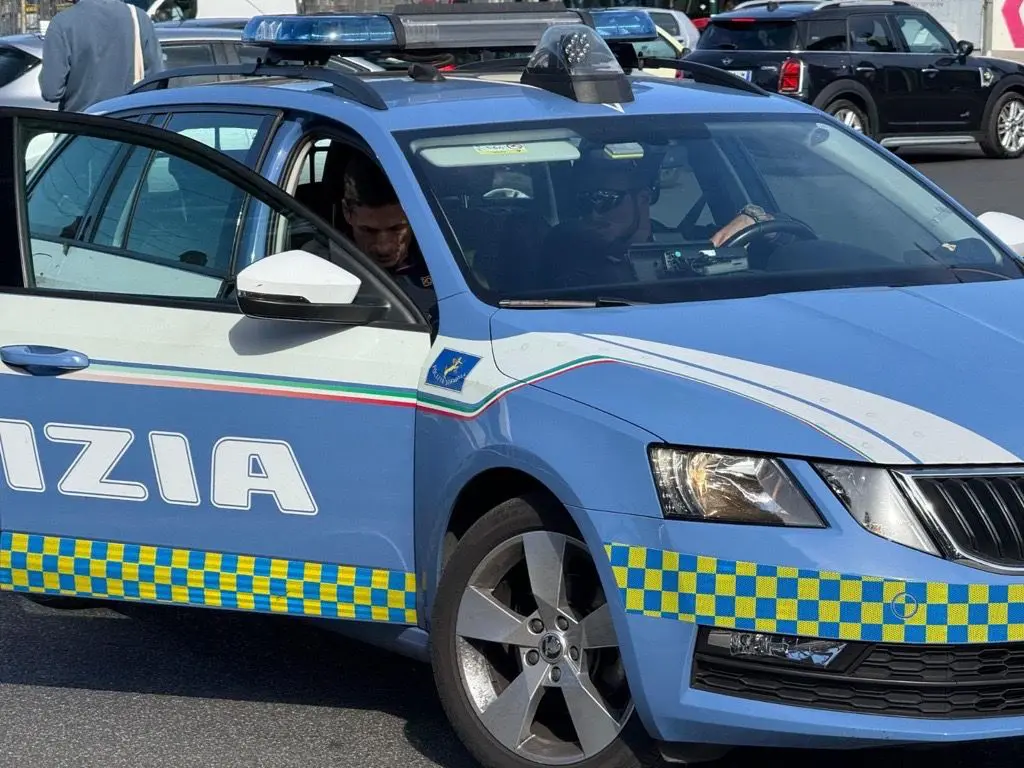 Noleggio auto con truffa sul web, tre indagati a Catania